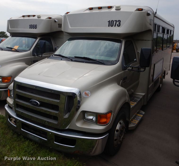 image for item KV9131 2010 Ford F650  shuttle bus