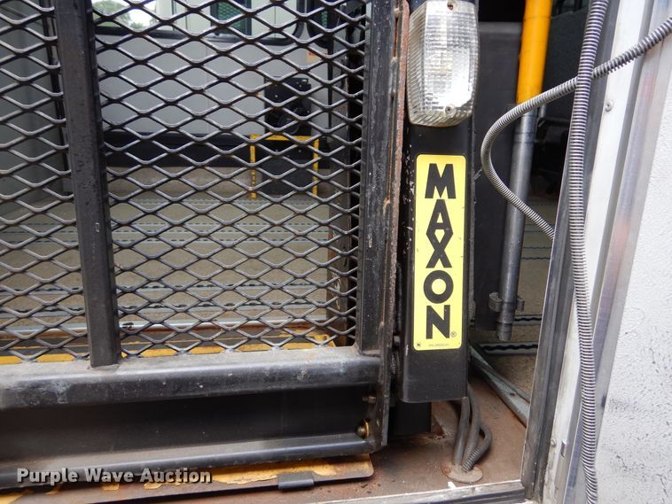 image for item KV9131 2010 Ford F650  shuttle bus