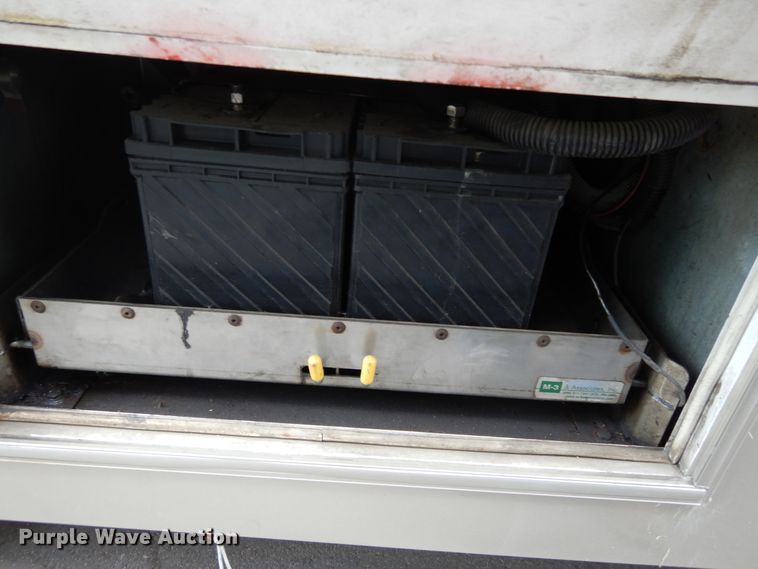 image for item KV9131 2010 Ford F650  shuttle bus