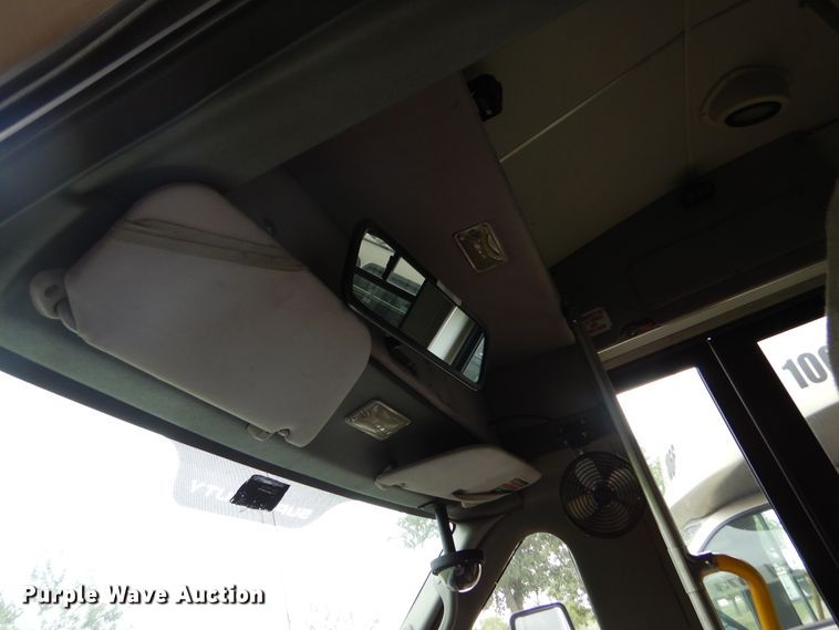 image for item KV9131 2010 Ford F650  shuttle bus