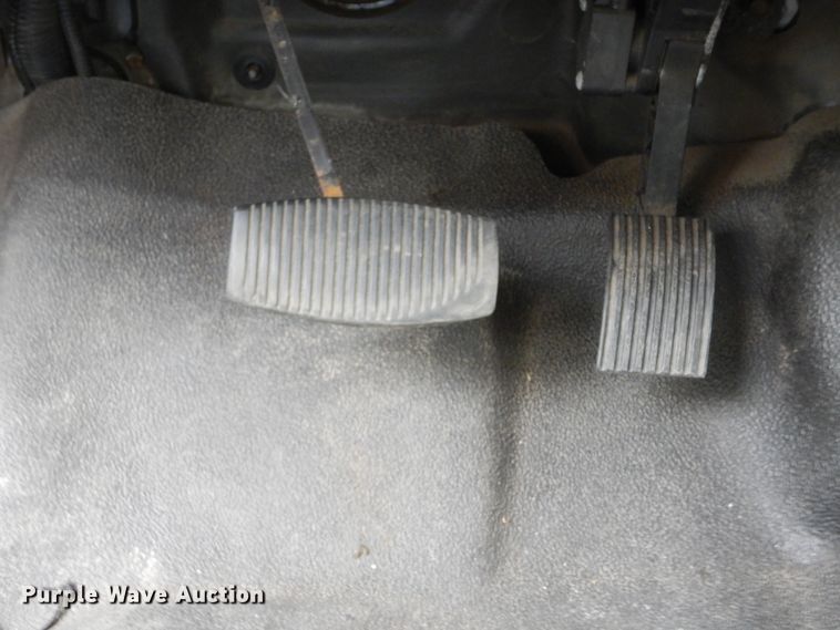 image for item KV9131 2010 Ford F650  shuttle bus