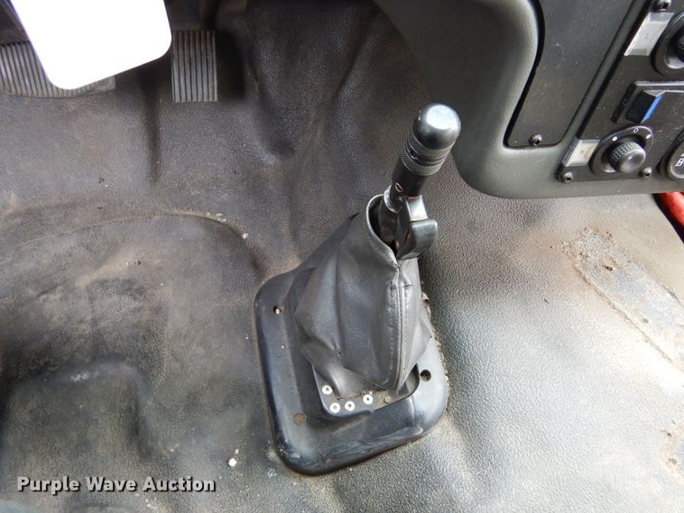 image for item KV9131 2010 Ford F650  shuttle bus