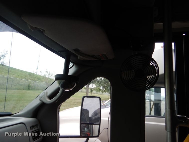 image for item KV9131 2010 Ford F650  shuttle bus