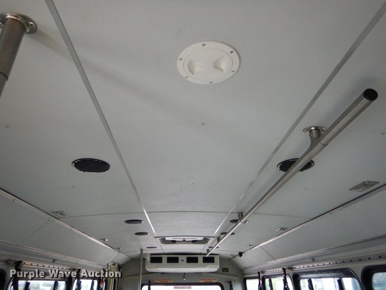 image for item KV9131 2010 Ford F650  shuttle bus