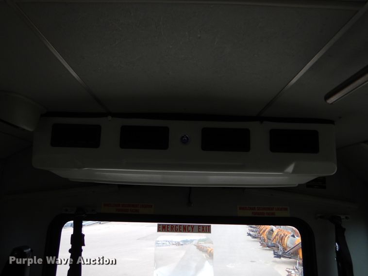 image for item KV9131 2010 Ford F650  shuttle bus