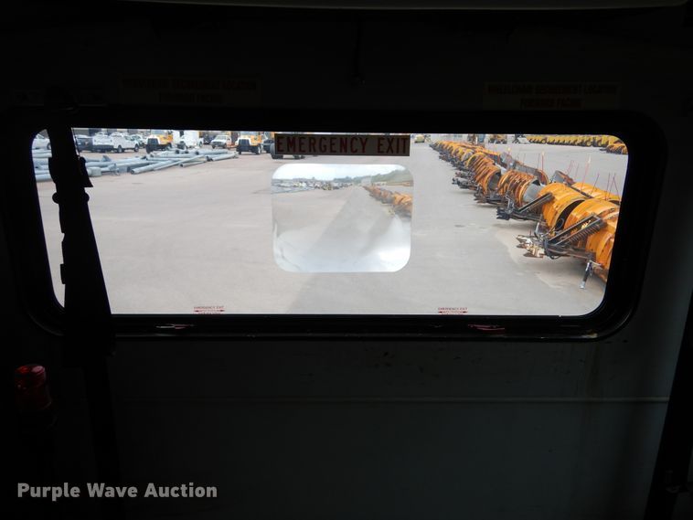 image for item KV9131 2010 Ford F650  shuttle bus