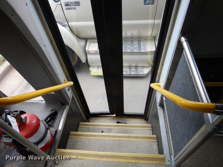 image for item KV9131 2010 Ford F650  shuttle bus