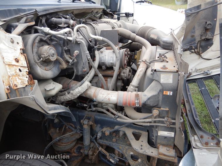 image for item KV9131 2010 Ford F650  shuttle bus