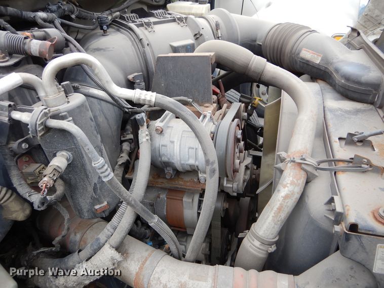 image for item KV9131 2010 Ford F650  shuttle bus