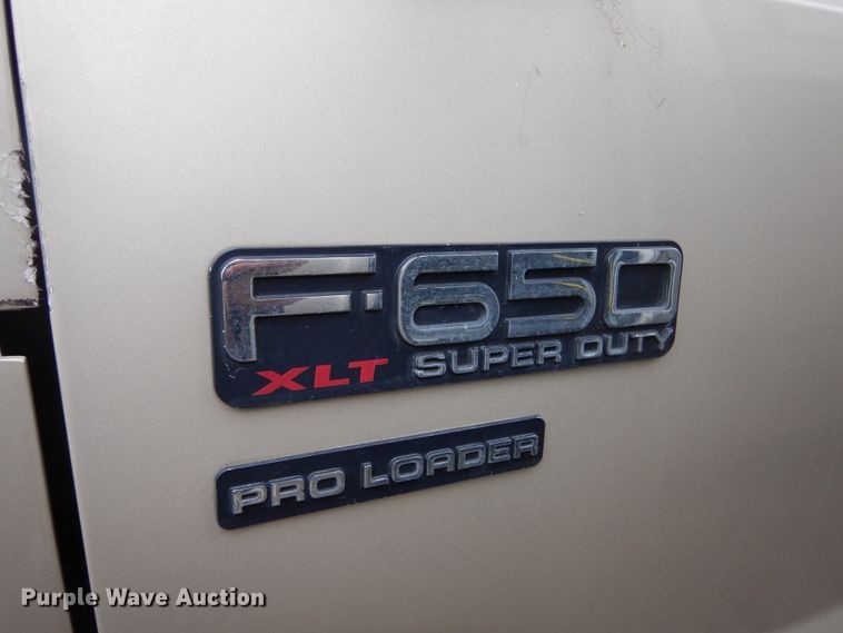 image for item KV9131 2010 Ford F650  shuttle bus