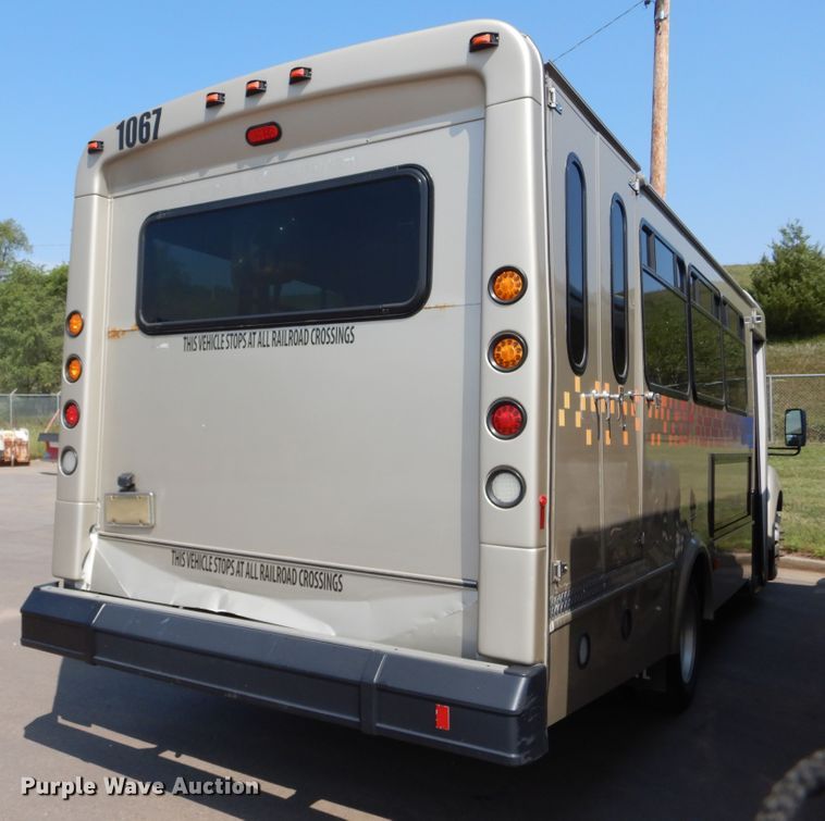 image for item KV9132 2010 Ford F650  shuttle bus