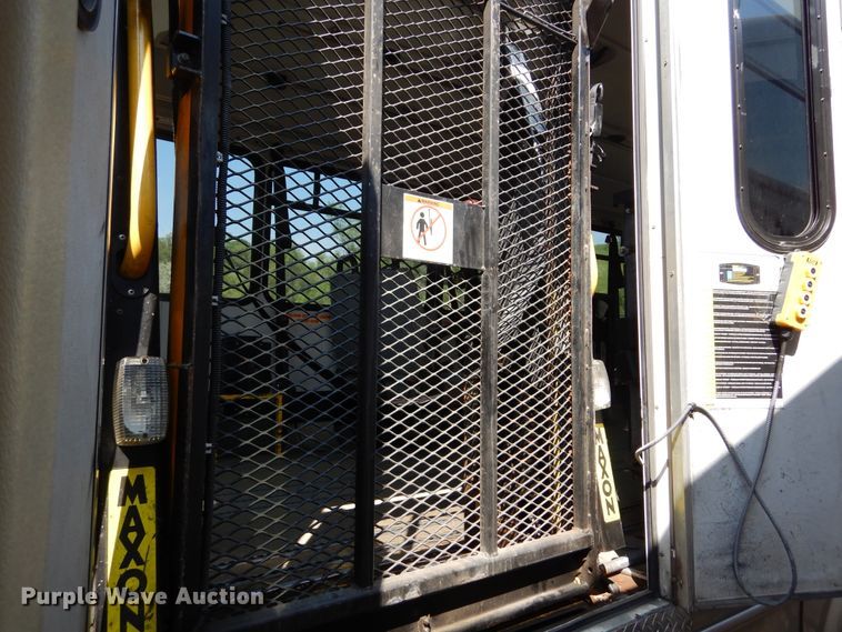 image for item KV9132 2010 Ford F650  shuttle bus