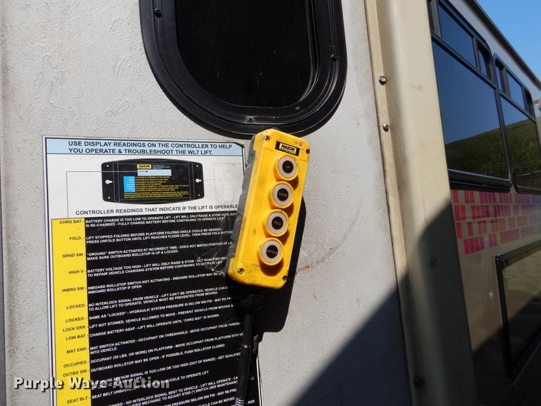 image for item KV9132 2010 Ford F650  shuttle bus