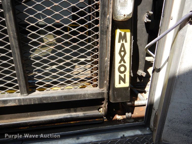 image for item KV9132 2010 Ford F650  shuttle bus