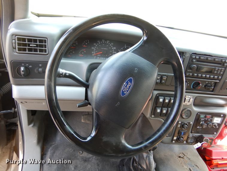 image for item KV9132 2010 Ford F650  shuttle bus