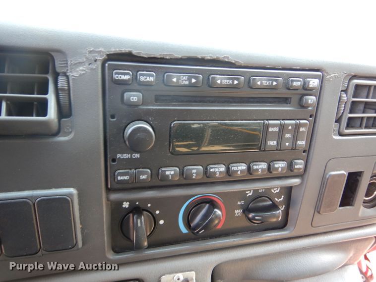 image for item KV9132 2010 Ford F650  shuttle bus