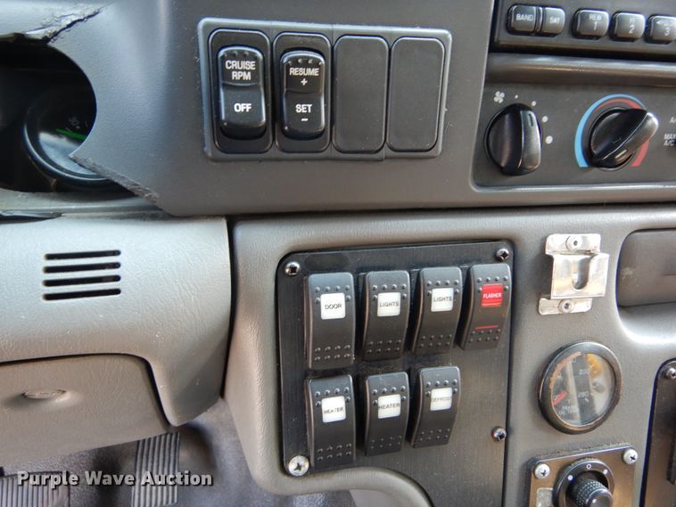 image for item KV9132 2010 Ford F650  shuttle bus