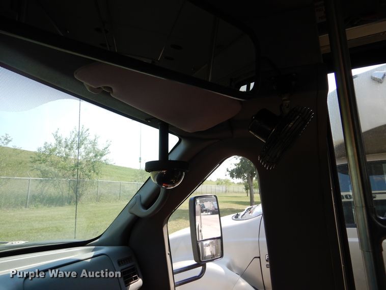 image for item KV9132 2010 Ford F650  shuttle bus
