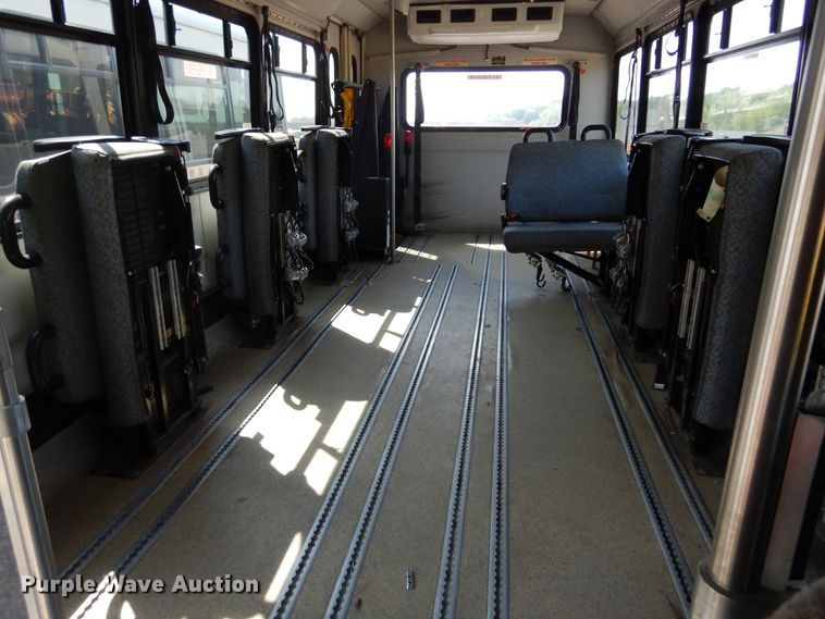 image for item KV9132 2010 Ford F650  shuttle bus