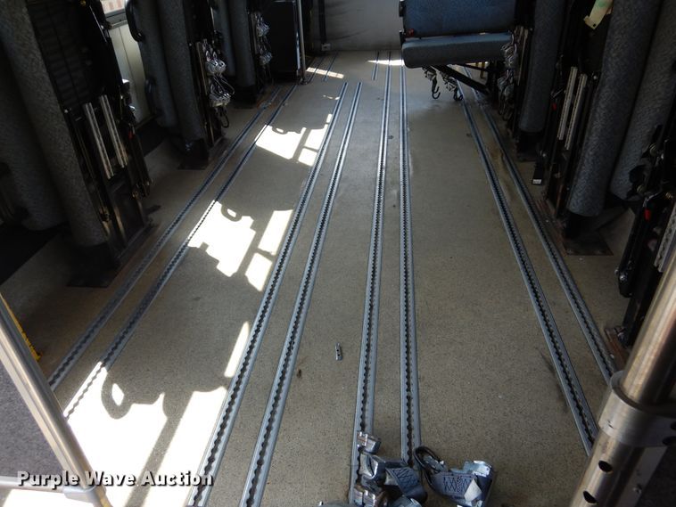 image for item KV9132 2010 Ford F650  shuttle bus