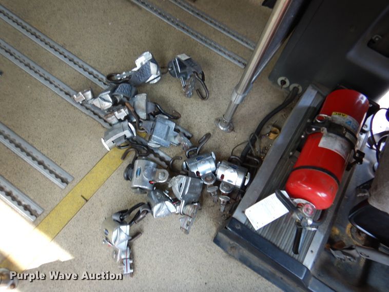 image for item KV9132 2010 Ford F650  shuttle bus