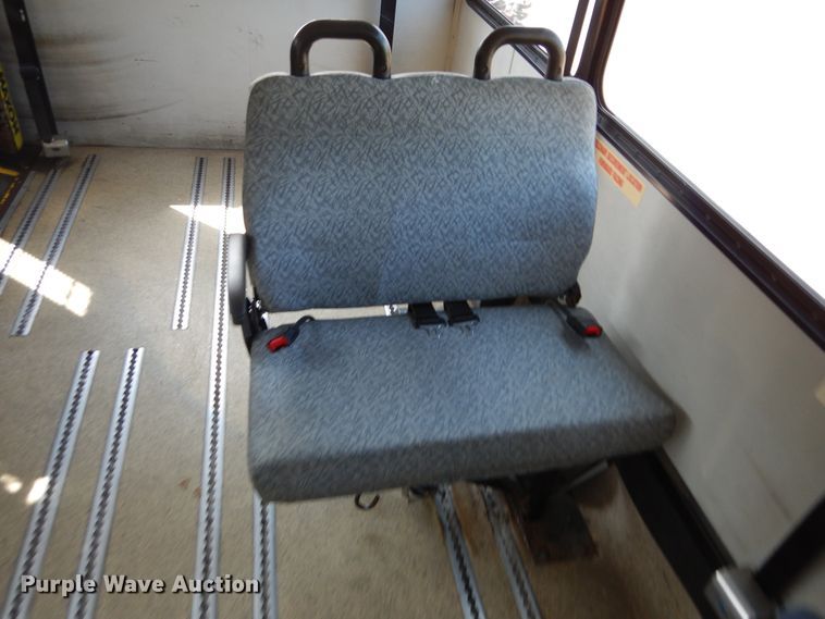 image for item KV9132 2010 Ford F650  shuttle bus