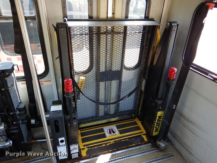 image for item KV9132 2010 Ford F650  shuttle bus