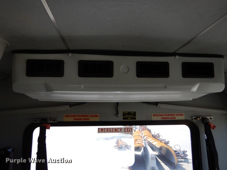 image for item KV9132 2010 Ford F650  shuttle bus