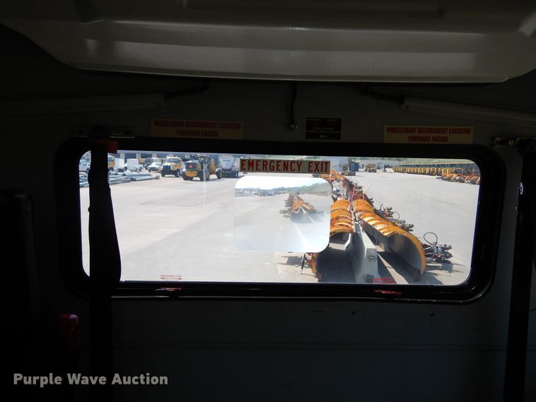 image for item KV9132 2010 Ford F650  shuttle bus