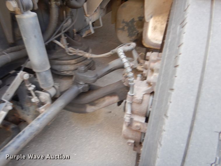 image for item KV9132 2010 Ford F650  shuttle bus