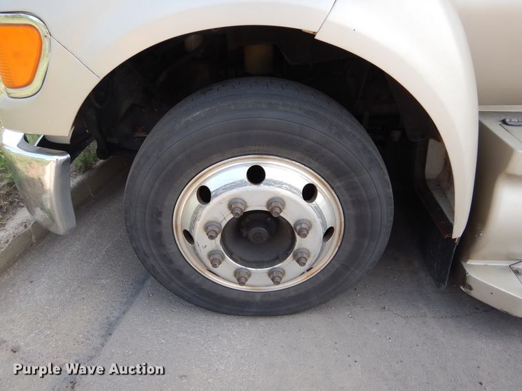 image for item KV9132 2010 Ford F650  shuttle bus