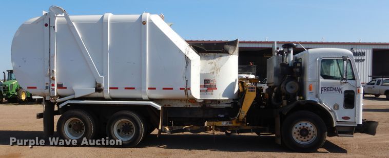 image for item KV9219 2014 Peterbilt 320  refuse truck