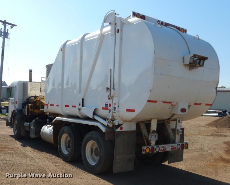 image for item KV9219 2014 Peterbilt 320  refuse truck