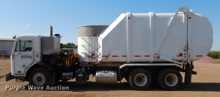 image for item KV9219 2014 Peterbilt 320  refuse truck