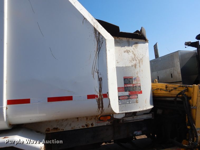 image for item KV9219 2014 Peterbilt 320  refuse truck