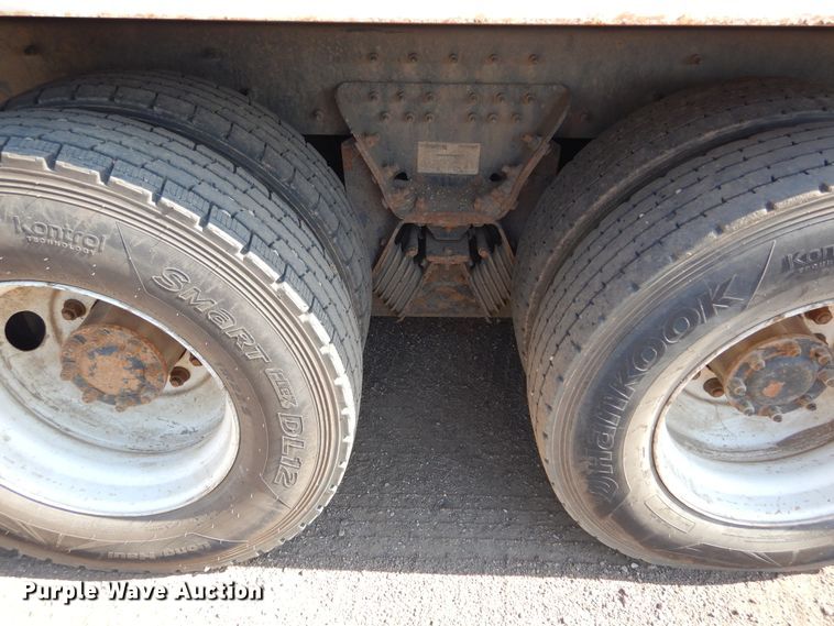 image for item KV9219 2014 Peterbilt 320  refuse truck