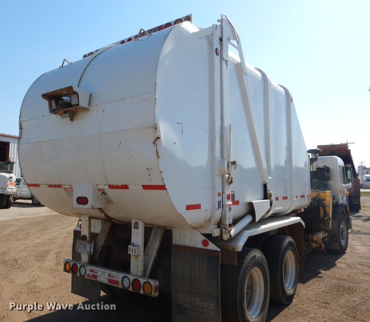 image for item KV9219 2014 Peterbilt 320  refuse truck