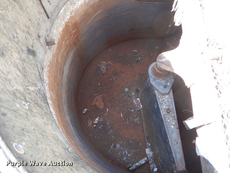 image for item KV9219 2014 Peterbilt 320  refuse truck