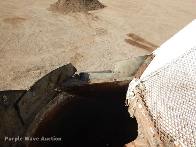 image for item KV9219 2014 Peterbilt 320  refuse truck