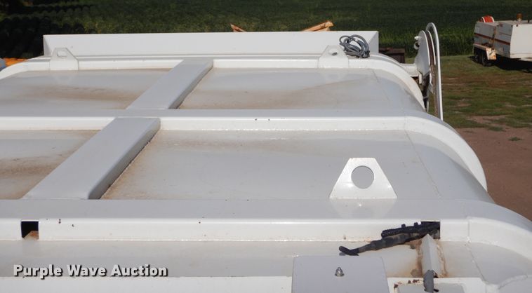 image for item KV9219 2014 Peterbilt 320  refuse truck