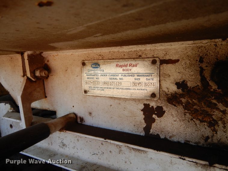 image for item KV9219 2014 Peterbilt 320  refuse truck