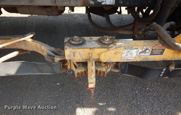 image for item KV9219 2014 Peterbilt 320  refuse truck