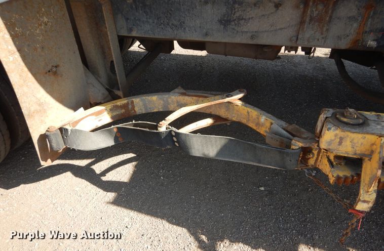 image for item KV9219 2014 Peterbilt 320  refuse truck