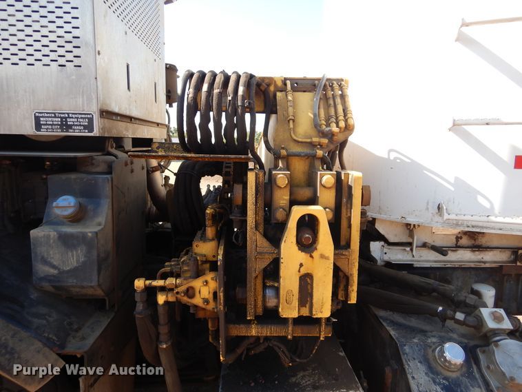 image for item KV9219 2014 Peterbilt 320  refuse truck