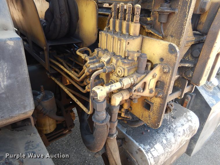 image for item KV9219 2014 Peterbilt 320  refuse truck