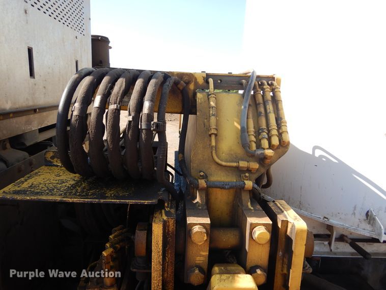 image for item KV9219 2014 Peterbilt 320  refuse truck