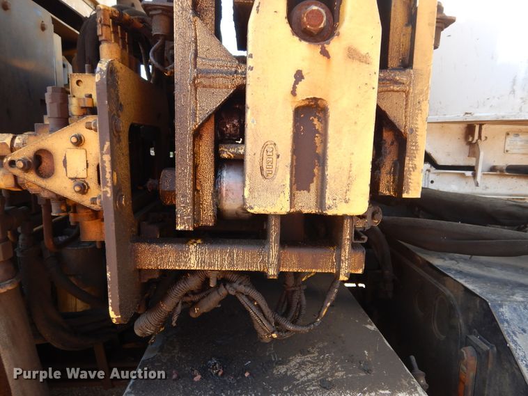 image for item KV9219 2014 Peterbilt 320  refuse truck