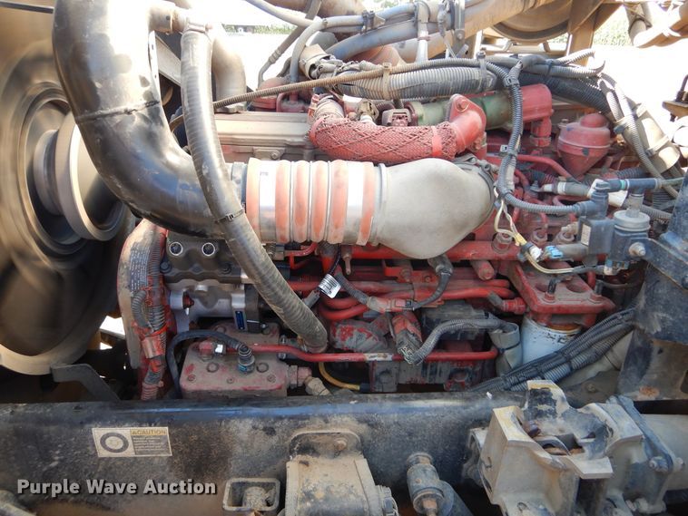 image for item KV9219 2014 Peterbilt 320  refuse truck