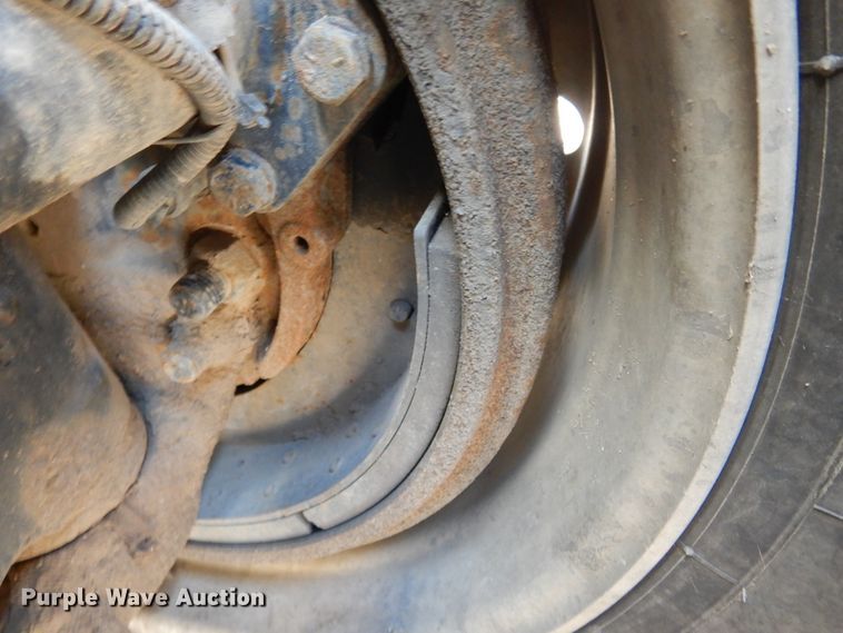 image for item KV9219 2014 Peterbilt 320  refuse truck