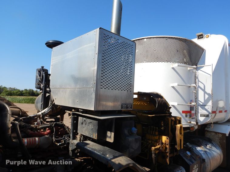 image for item KV9219 2014 Peterbilt 320  refuse truck